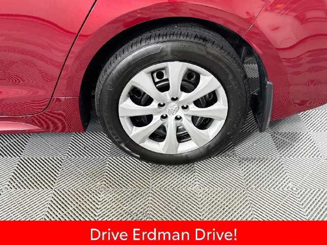 Certified 2026 Toyota Corolla LE FWD image 4