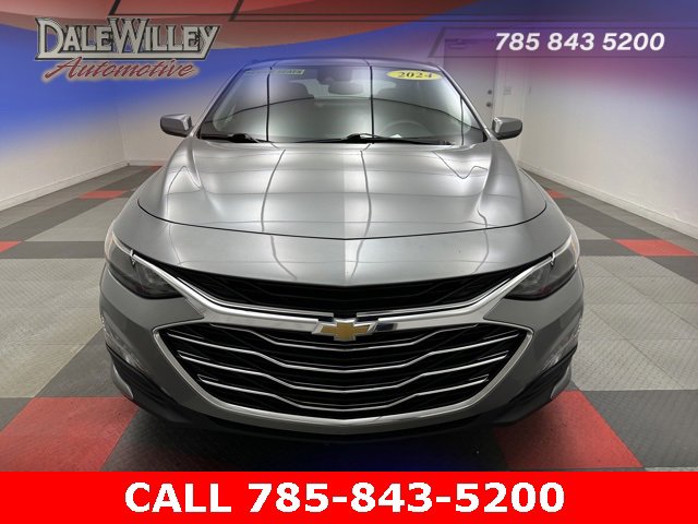 Used 2024 Chevrolet Malibu LT image 2