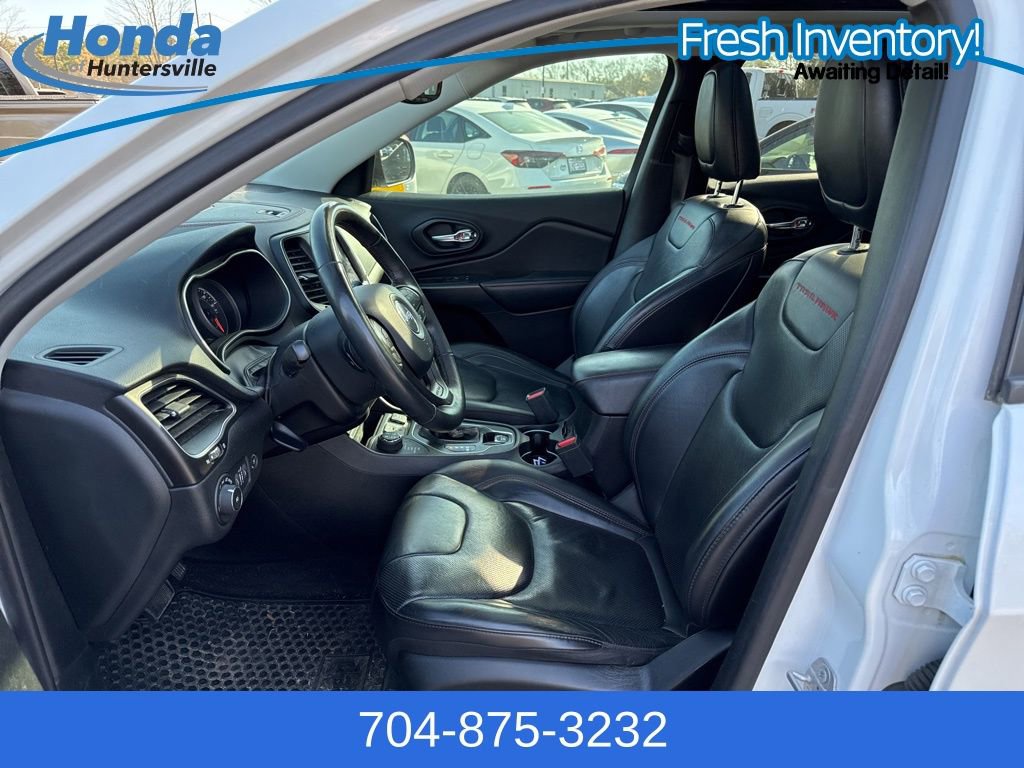 Used 2019 Jeep Cherokee Trailhawk image 19