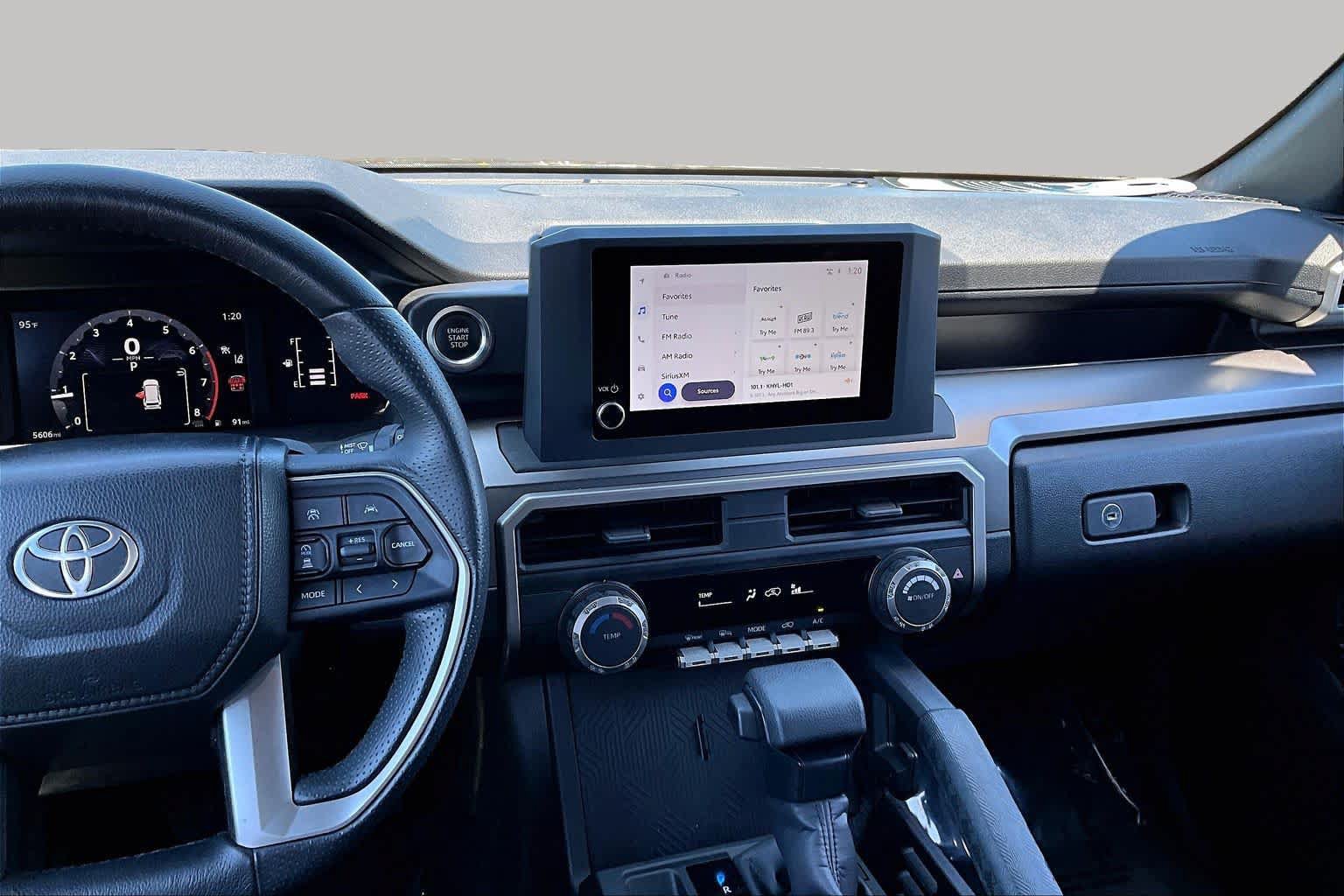 Used 2025 Toyota 4Runner SR5 AWD/4WD image 6
