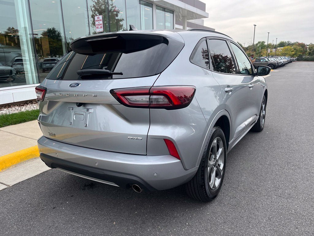 Certified 2024 Ford Escape ST-Line w/ Tech Pack #1 AWD/4WD image 9