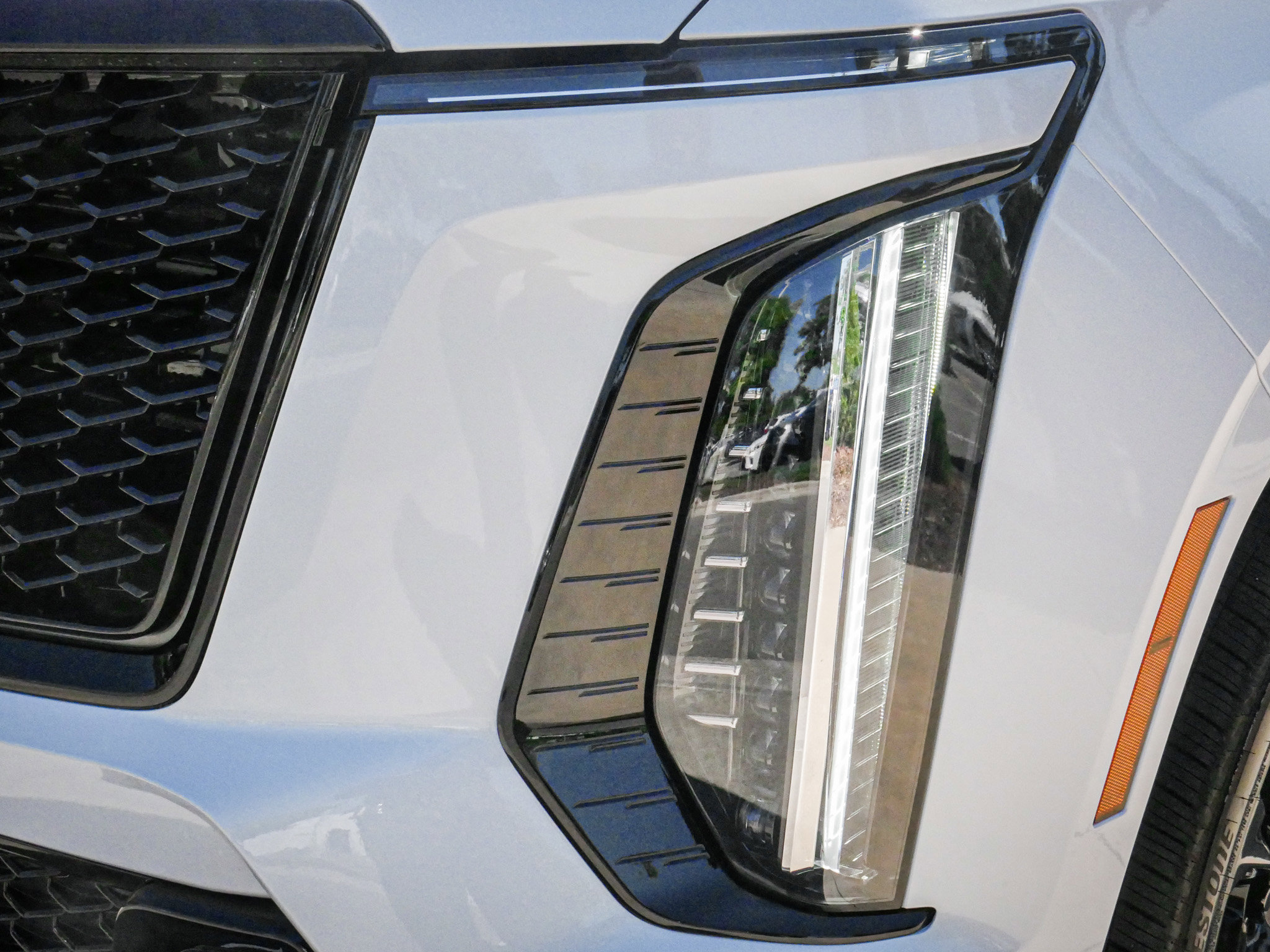 Used 2026 Cadillac Escalade V w/ LPO, ONYX Package AWD/4WD image 6