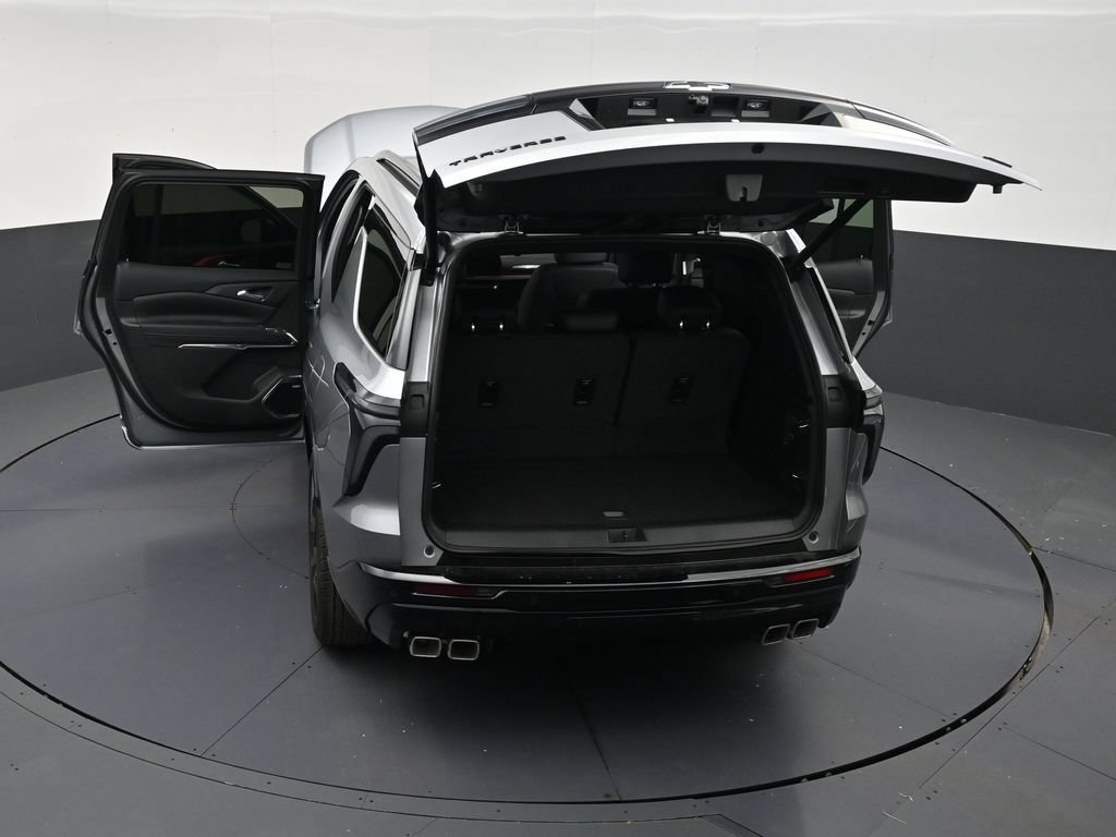 Used 2026 Chevrolet Traverse RS FWD image 33