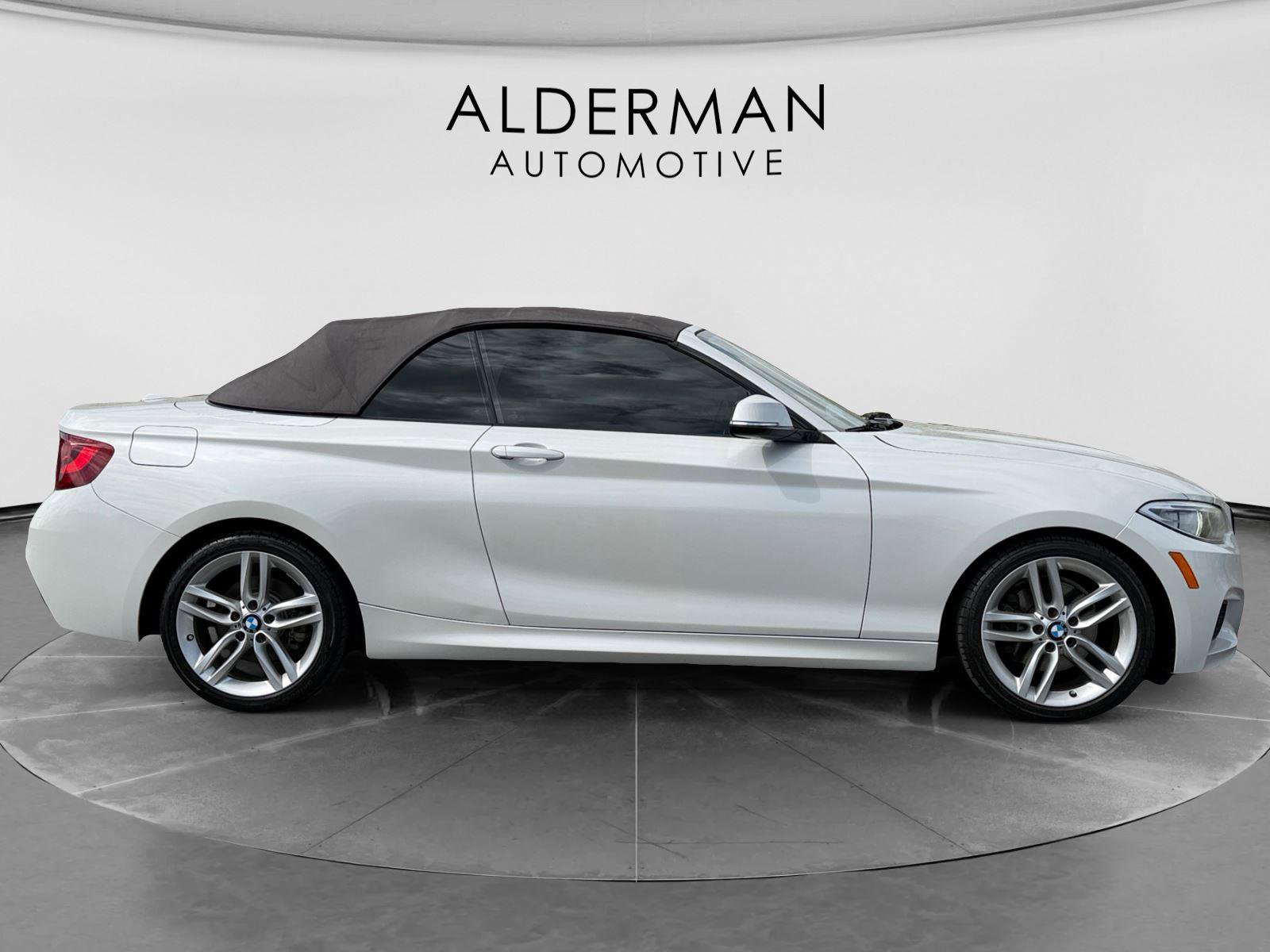 Used 2017 BMW 230i Convertible image 6