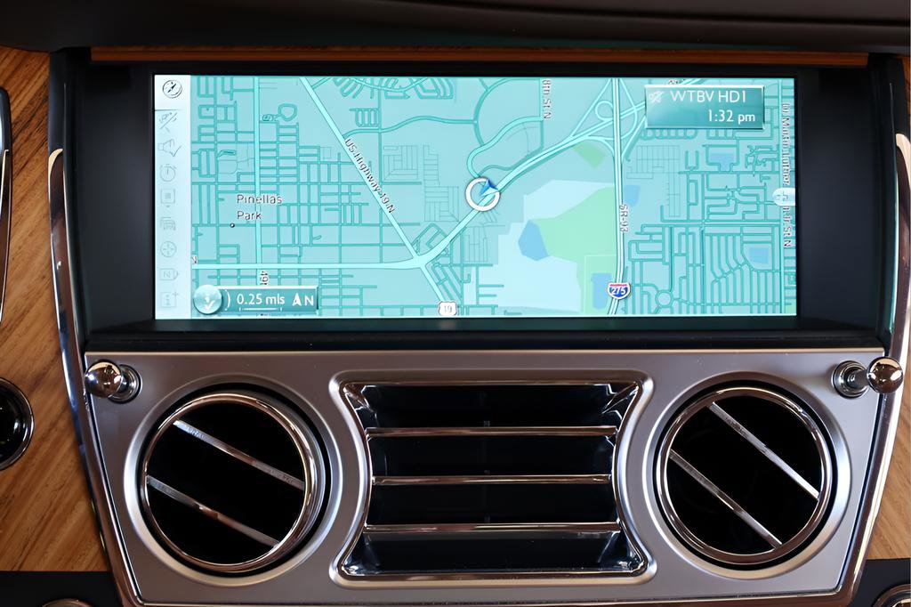Used 2016 Rolls-Royce Wraith RWD image 18