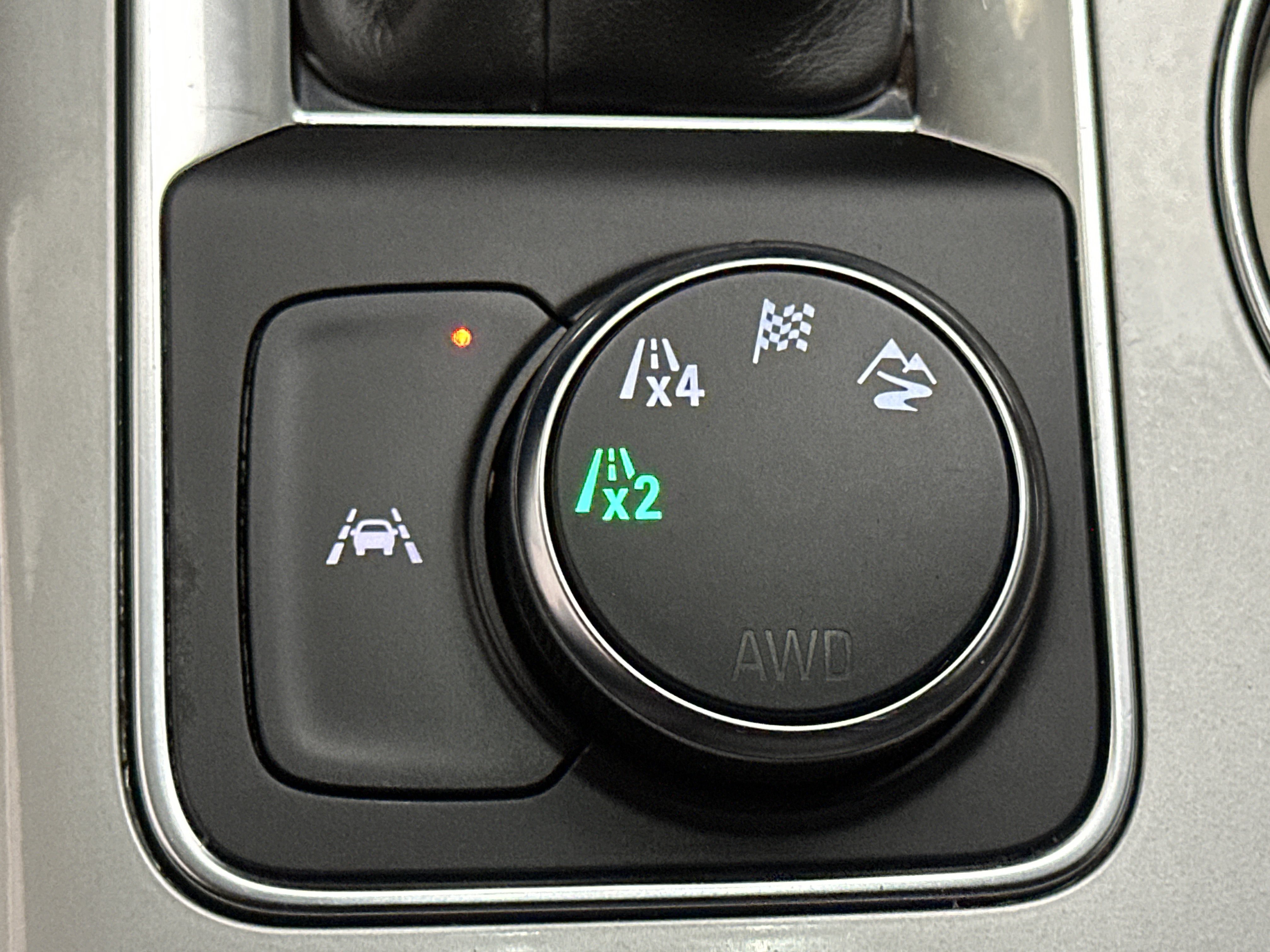 Used 2025 Chevrolet Blazer LT AWD/4WD image 32