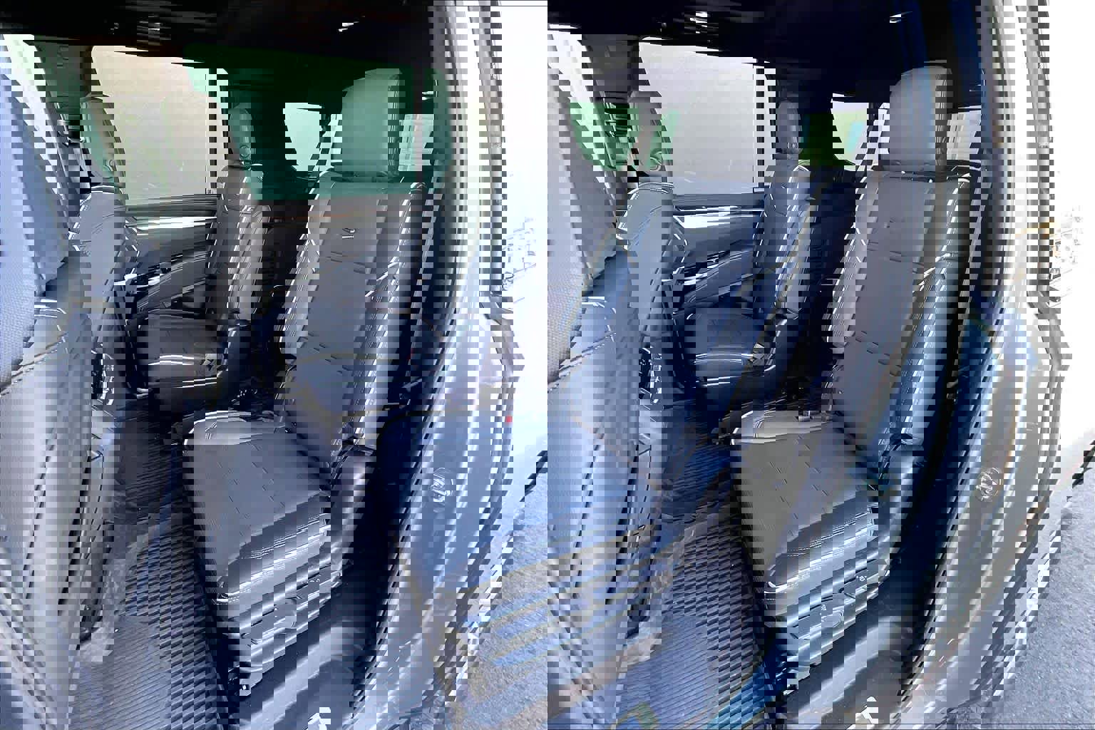 Used 2025 Cadillac Escalade ESV Premium Luxury w/ LPO, Floor Liner Package image 21