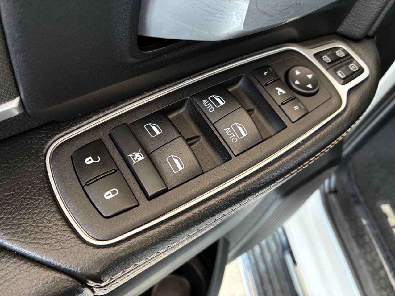 Used 2024 RAM 2500 Big Horn AWD/4WD image 9