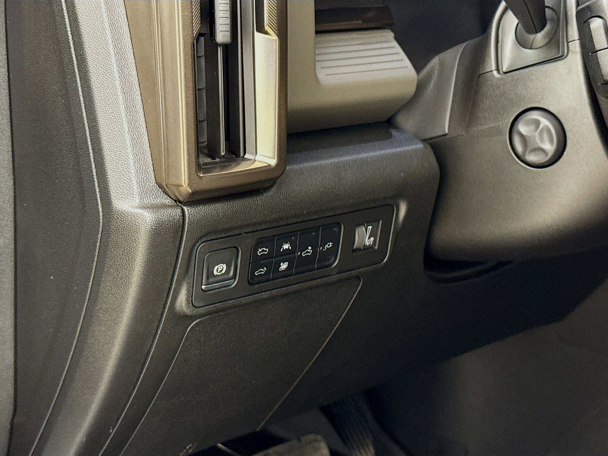 Used 2025 GMC Hummer EV 2X image 10