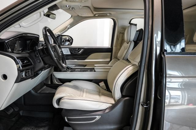 Used 2020 Lincoln Navigator Black Label w/ Cargo Convenience Package AWD/4WD image 6