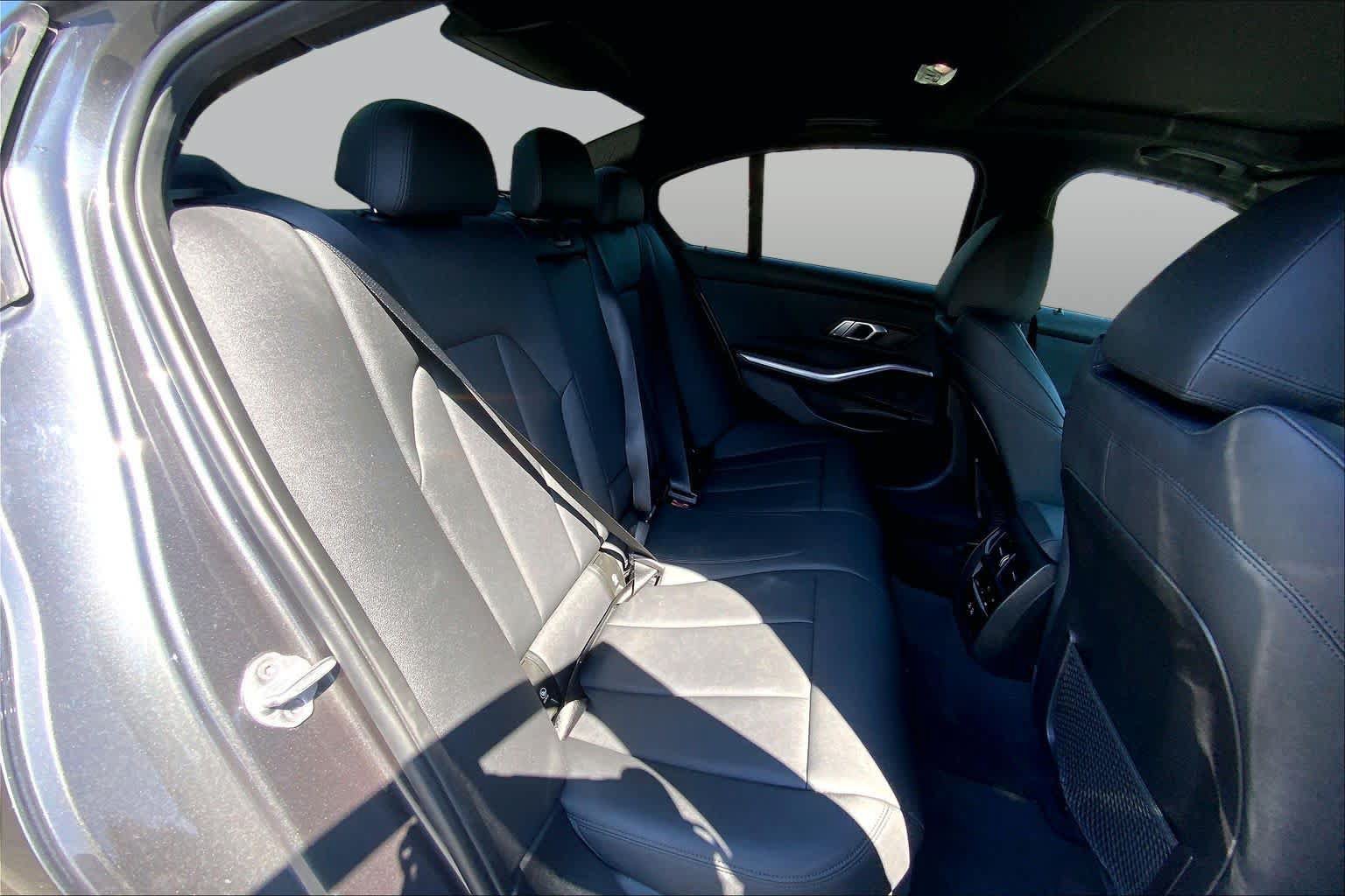 Used 2021 BMW 330i Sedan w/ Convenience Package RWD image 19