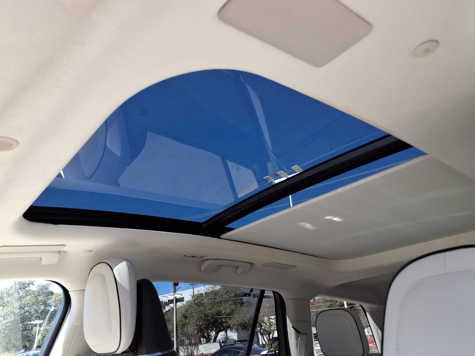 Used 2023 Lincoln Aviator Black Label w/ Class IV Trailer Tow Package AWD/4WD image 19