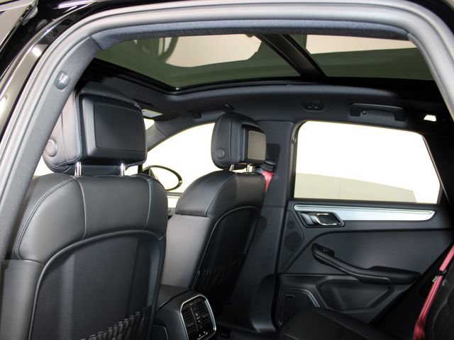 New 2026 Porsche Macan AWD/4WD image 22