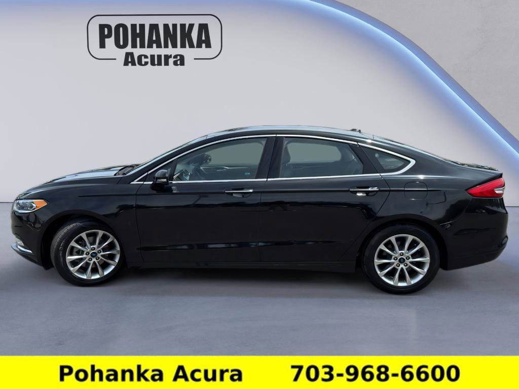 Used 2017 Ford Fusion SE w/ Fusion SE Technology Package FWD image 4