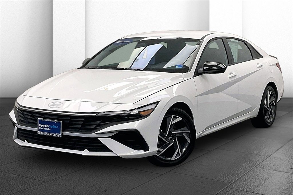 Certified 2025 Hyundai Elantra SEL image 10