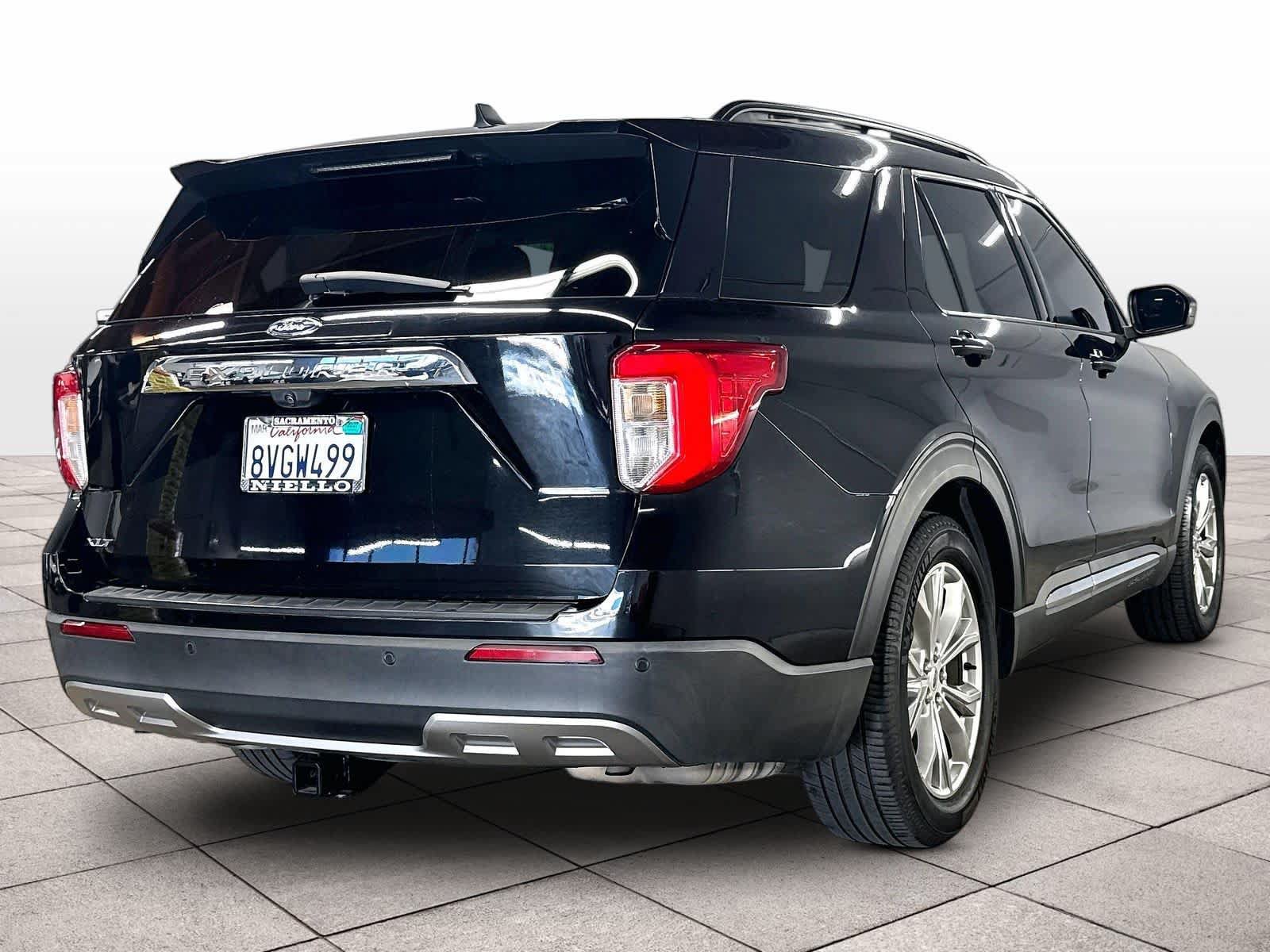 Used 2021 Ford Explorer XLT w/ Equipment Group 202A RWD image 14