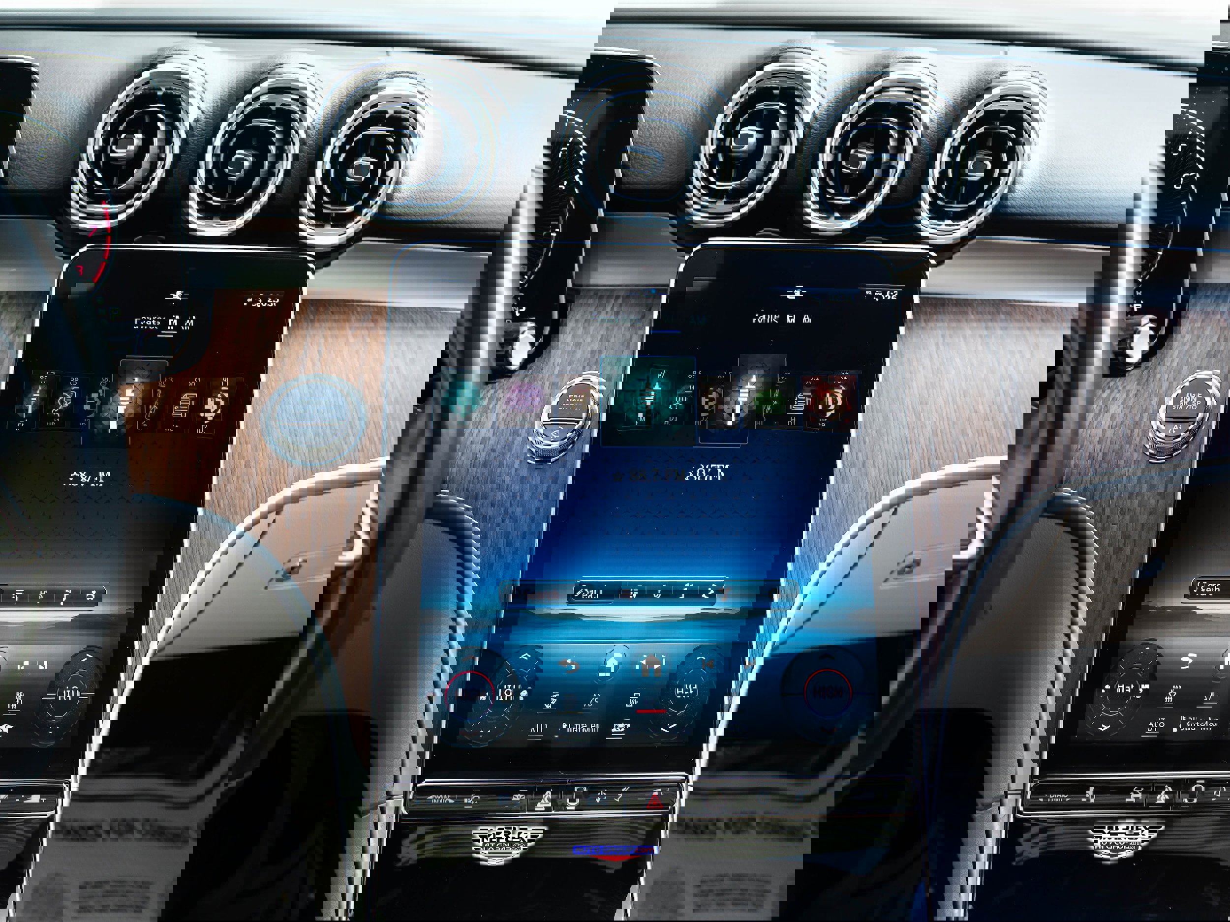 Used 2022 Mercedes-Benz C 300 4MATIC Sedan w/ Exclusive Trim Package image 31