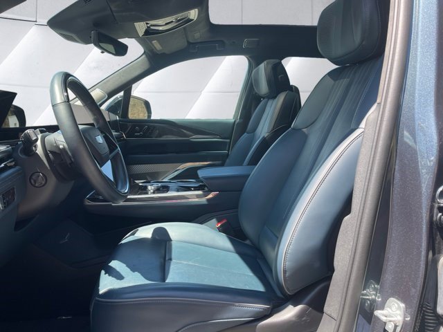 Certified 2025 Cadillac Escalade IQ Luxury 2 w/ LPO, Premium Carpet Package AWD/4WD image 9