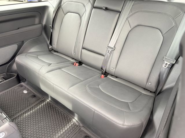 Used 2023 Land Rover Defender 90 SE image 21
