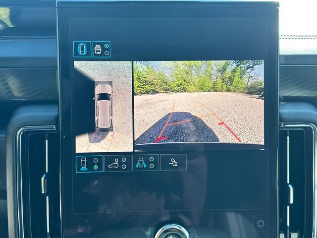 Used 2025 GMC Yukon AT4 AWD/4WD image 38