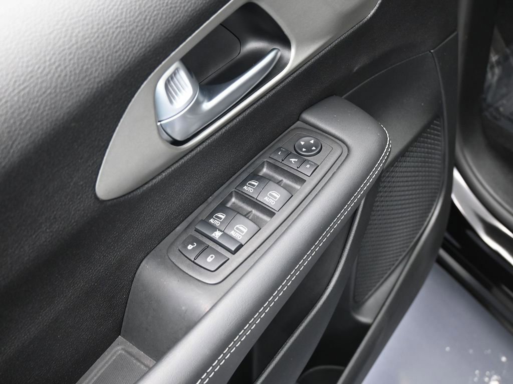 Used 2024 Chrysler Pacifica Limited w/ S Appearance Package image 14