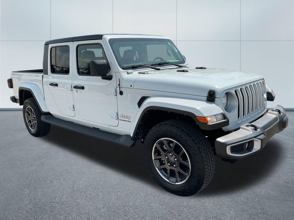 Certified 2022 Jeep Gladiator Overland w/ Popular Equipment Package AWD/4WD image 9