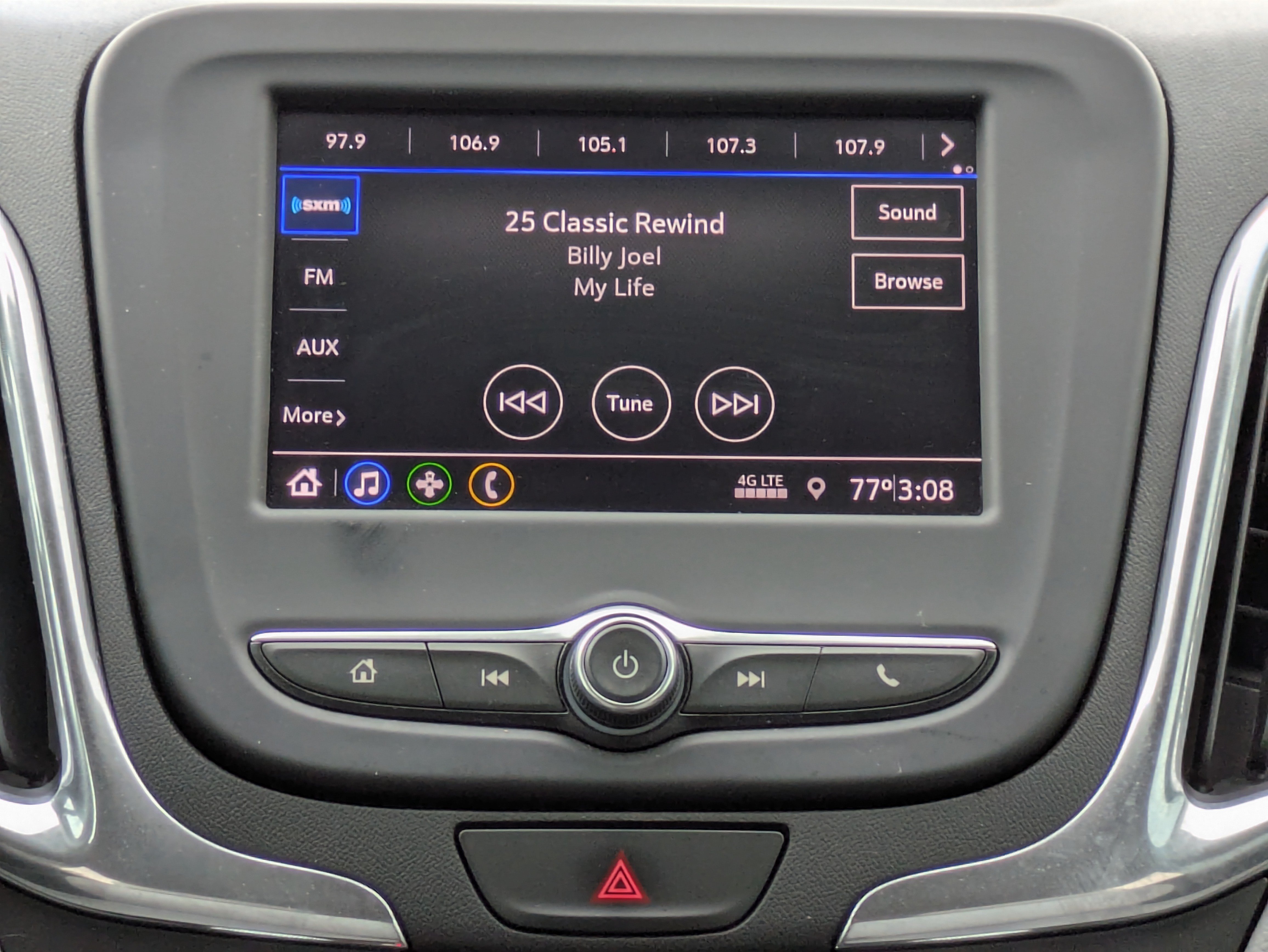 Used 2020 Chevrolet Equinox LT FWD image 18
