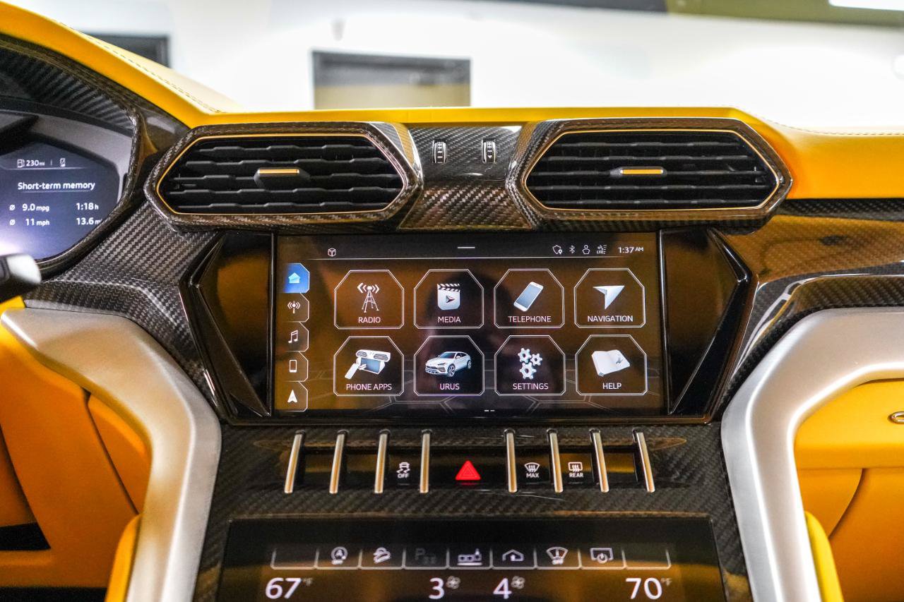 Used 2021 Lamborghini Urus AWD/4WD image 17
