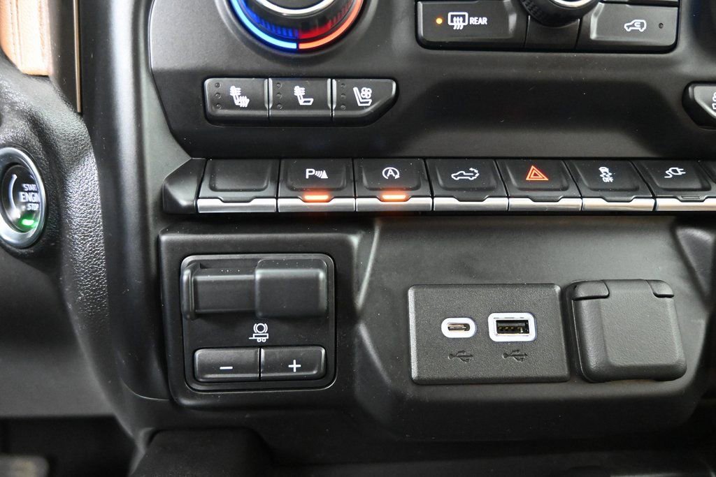 Used 2020 Chevrolet Silverado 1500 High Country image 31