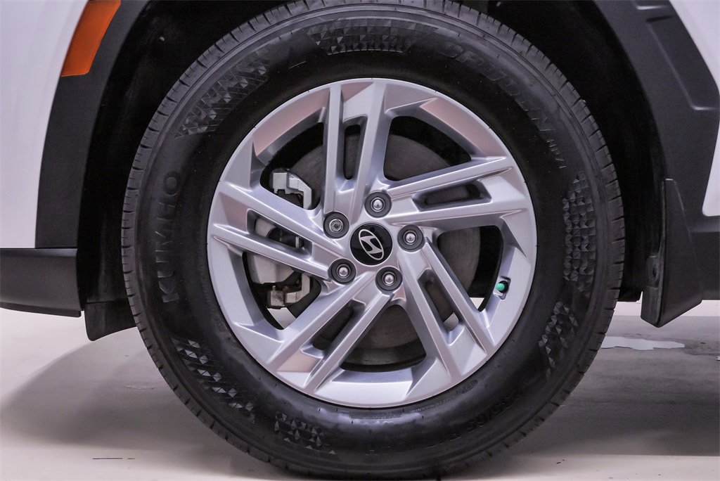 Certified 2025 Hyundai Tucson SE image 28