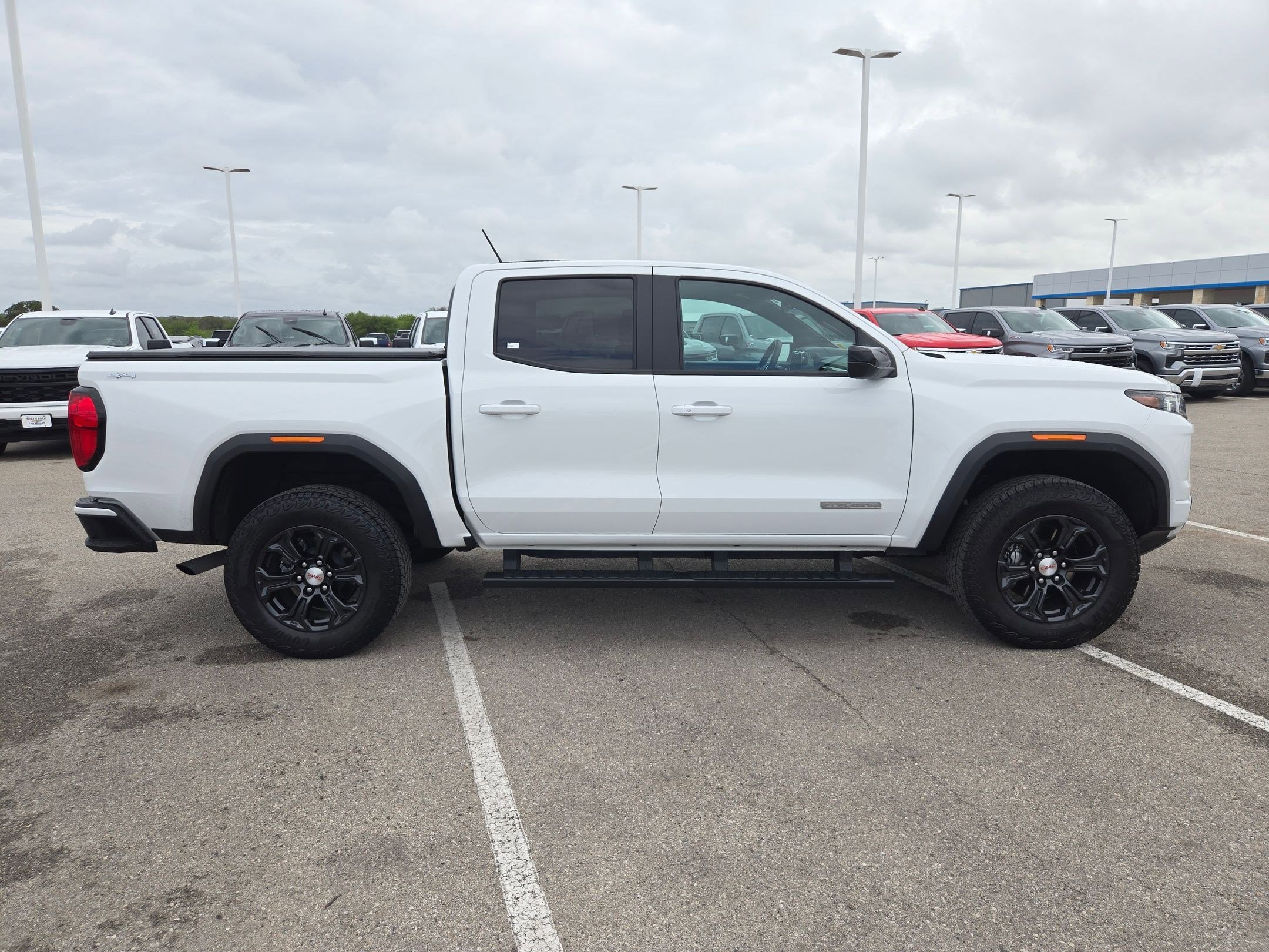 Used 2024 GMC Canyon Elevation w/ Convenience Package image 2