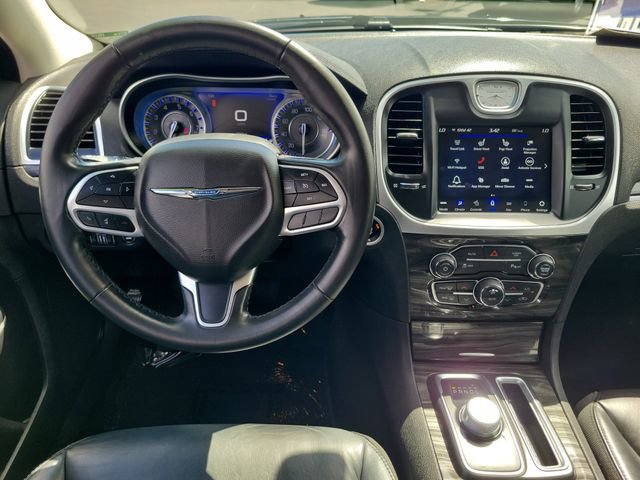 Used 2022 Chrysler 300 Touring L w/ Popular Equipment Group RWD image 4