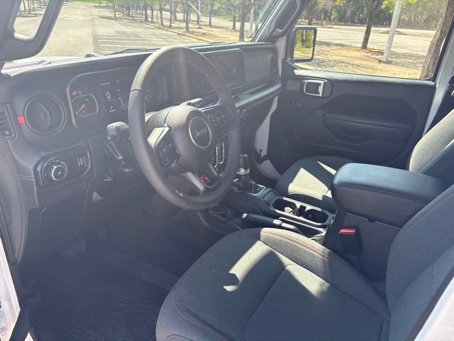 Used 2026 Jeep Wrangler Unlimited Rubicon AWD/4WD image 9