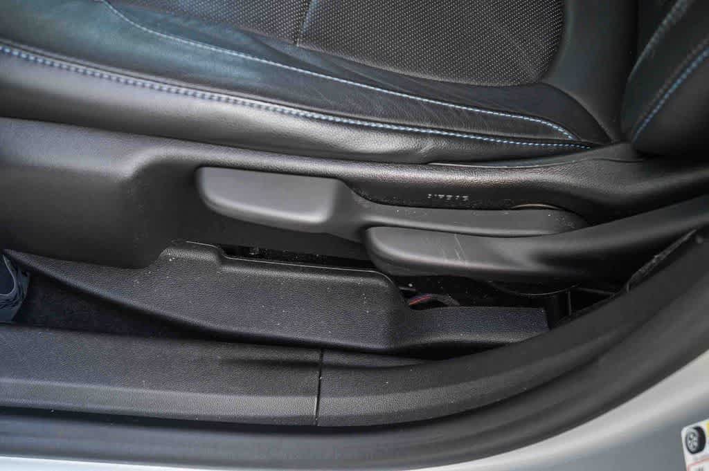 Used 2017 Chevrolet Volt Premier w/ Driver Confidence II Package FWD image 23