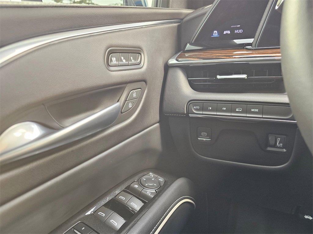 Used 2023 Cadillac Escalade Premium Luxury image 31