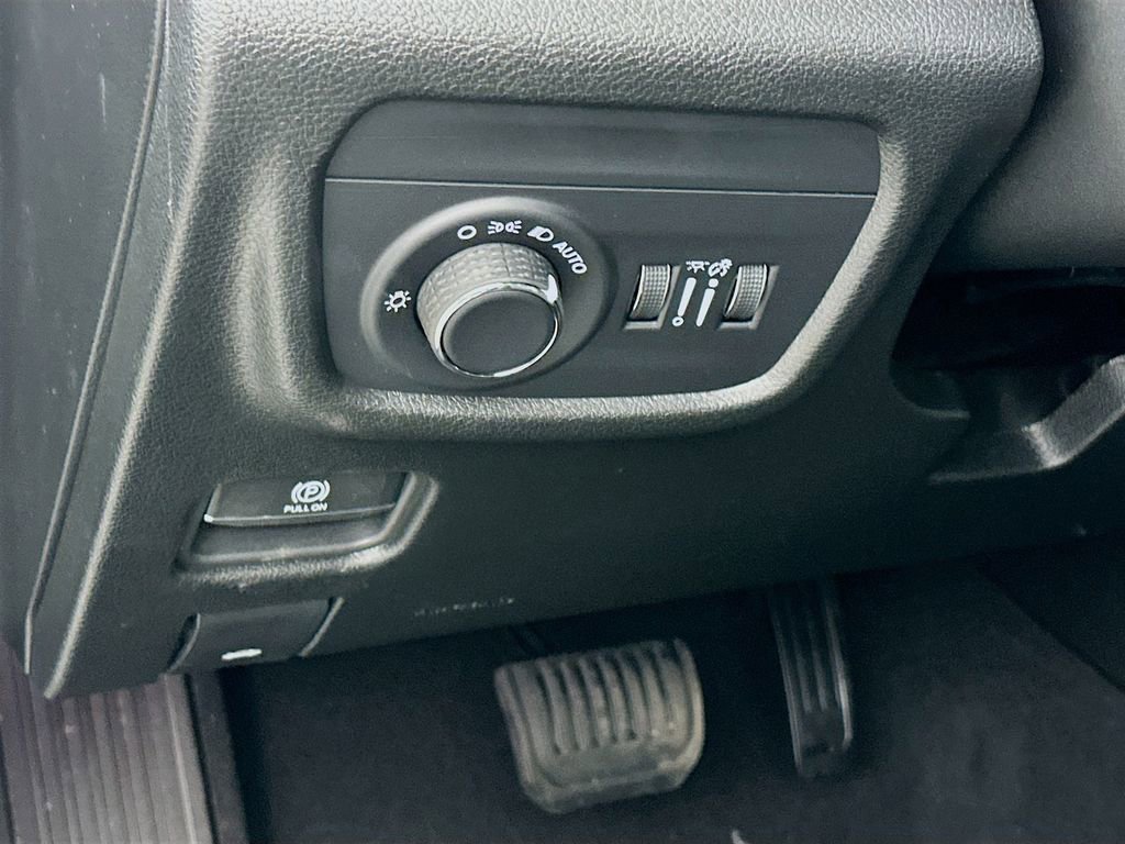 New 2025 Jeep Grand Cherokee L Altitude image 15