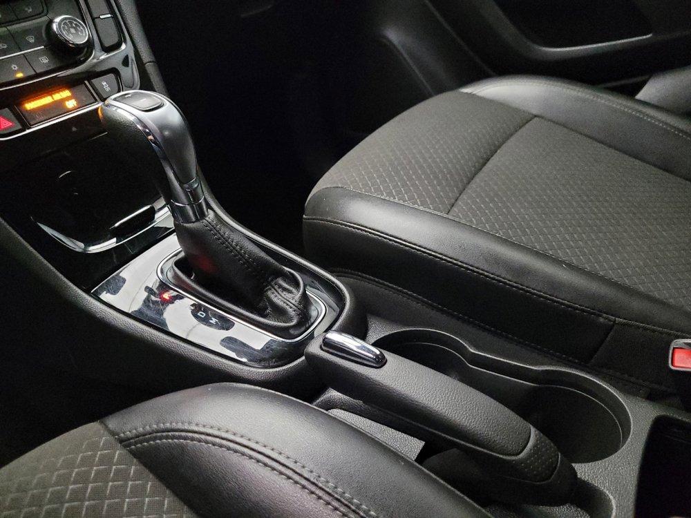 Used 2020 Buick Encore Preferred image 26