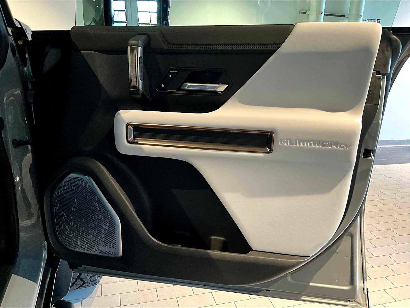 Used 2024 GMC Hummer EV 2X w/ Extreme Off-Road Package image 27