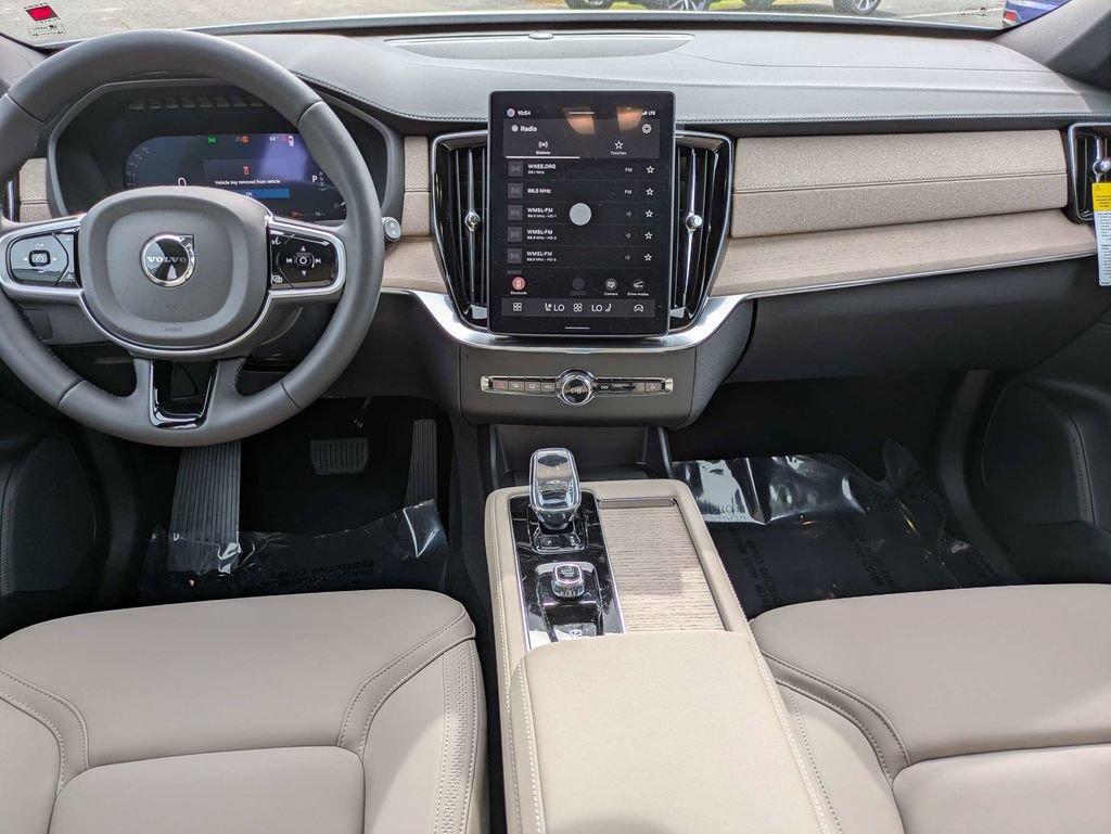 New 2026 Volvo XC90 B6 Ultra w/ Protection Package AWD/4WD image 17