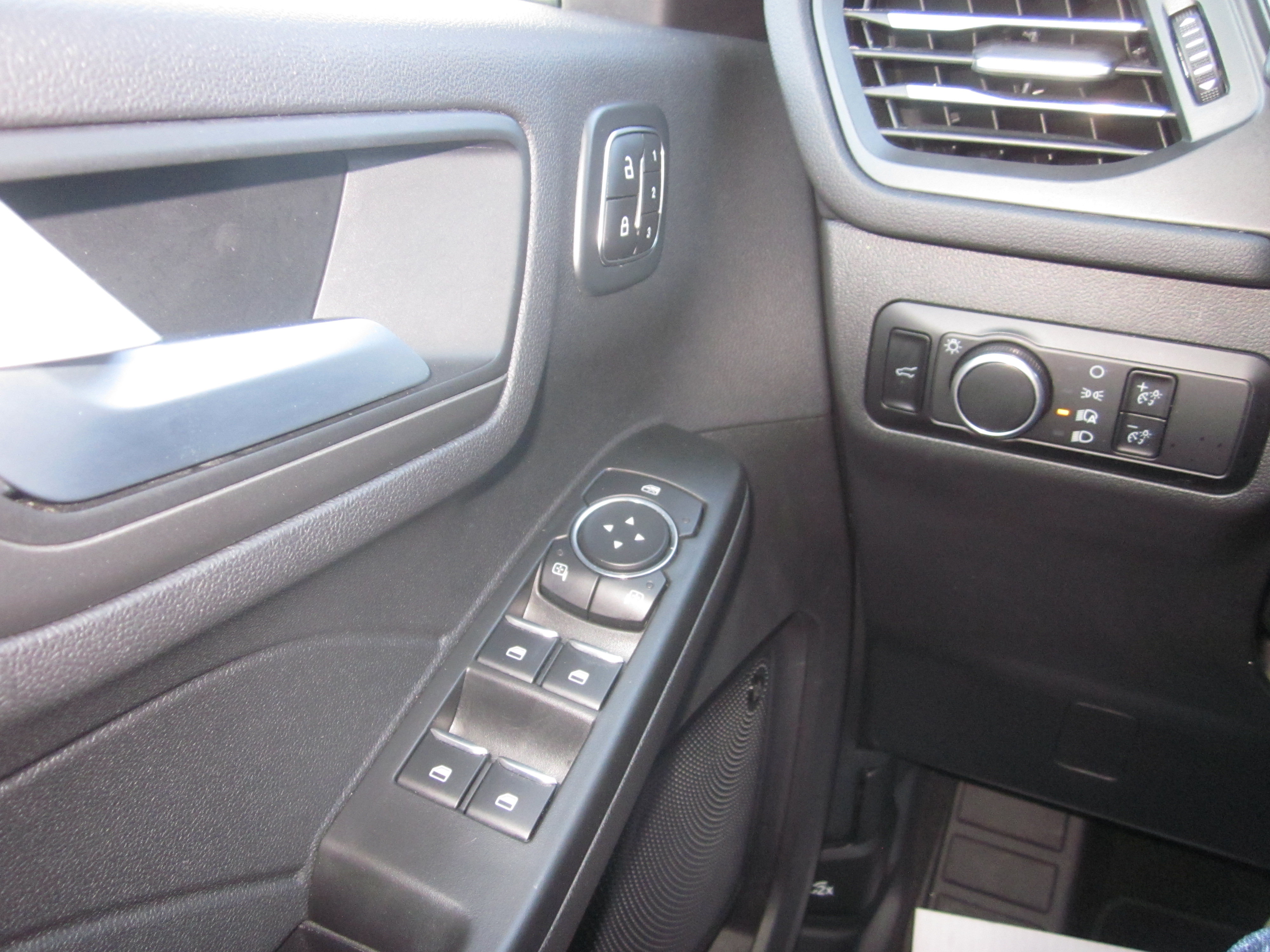Used 2023 Ford Escape Active w/ Tech Pack #2 AWD/4WD image 20