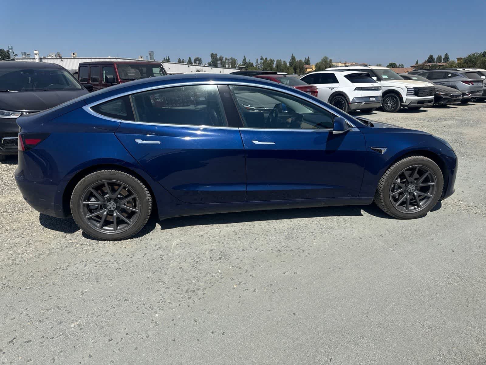 Used 2018 Tesla Model 3 Mid Range RWD image 4