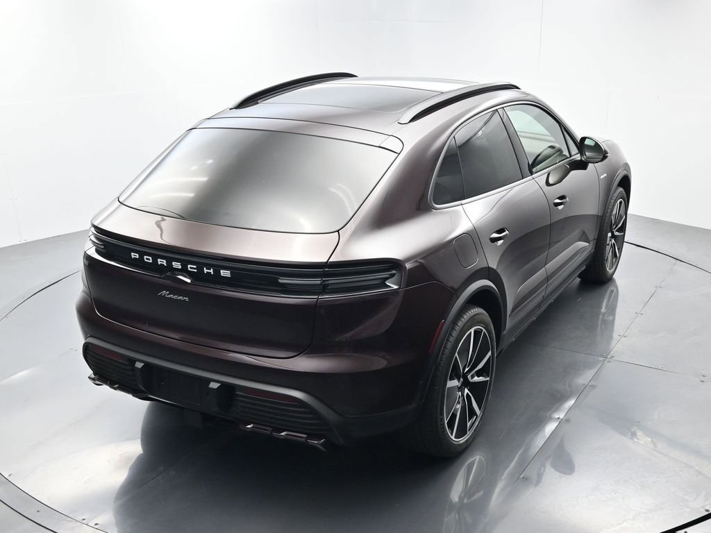 Certified 2025 Porsche Macan Electric image 38