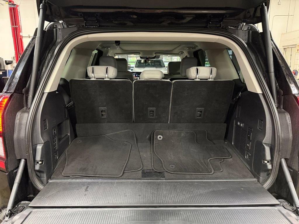 Used 2025 Ford Expedition Active AWD/4WD image 24