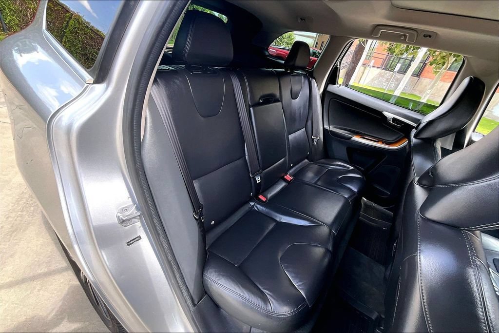 Used 2017 Volvo XC60 T5 Inscription w/ Preferred Option Package FWD image 37
