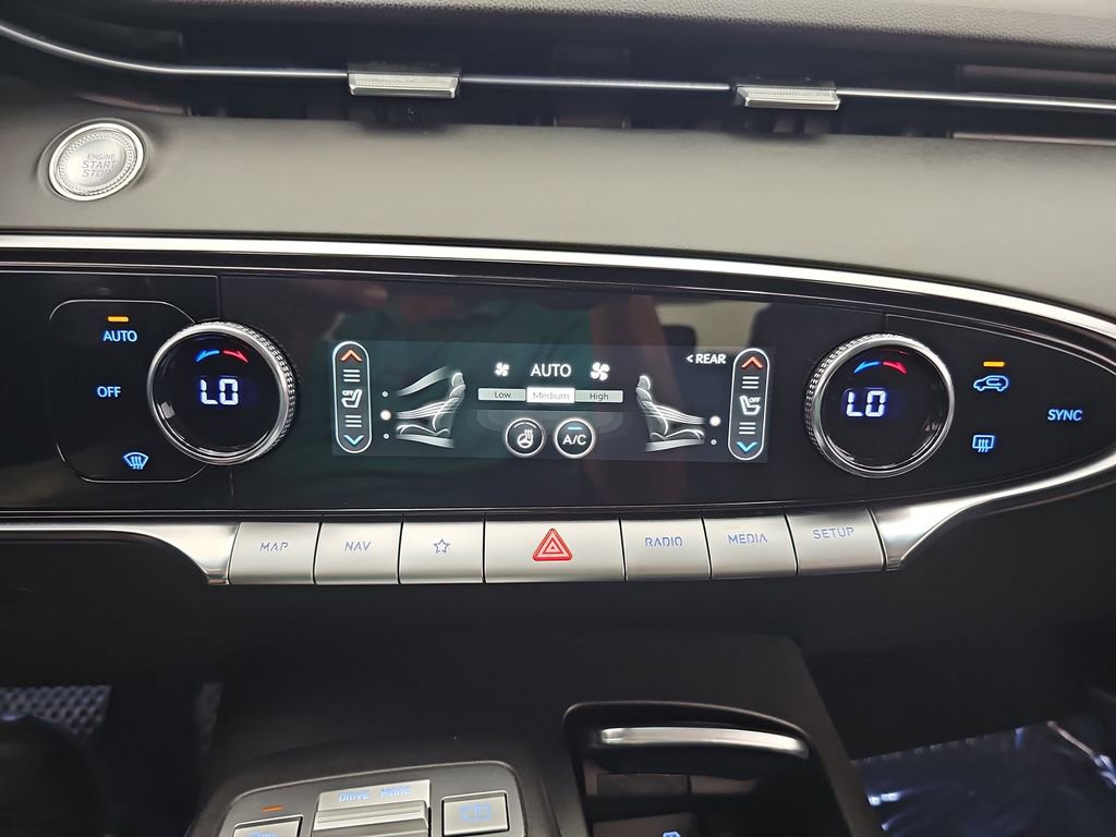 Used 2023 Genesis GV70 2.5T w/ Select Package image 38