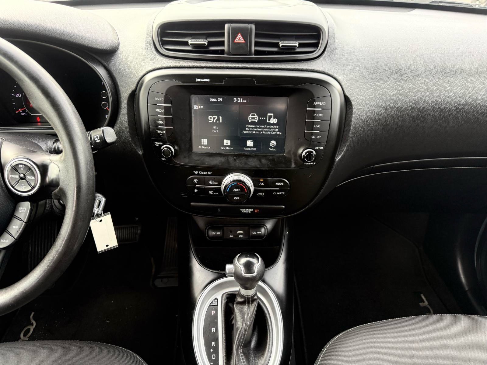 Used 2018 Kia Soul + FWD image 18