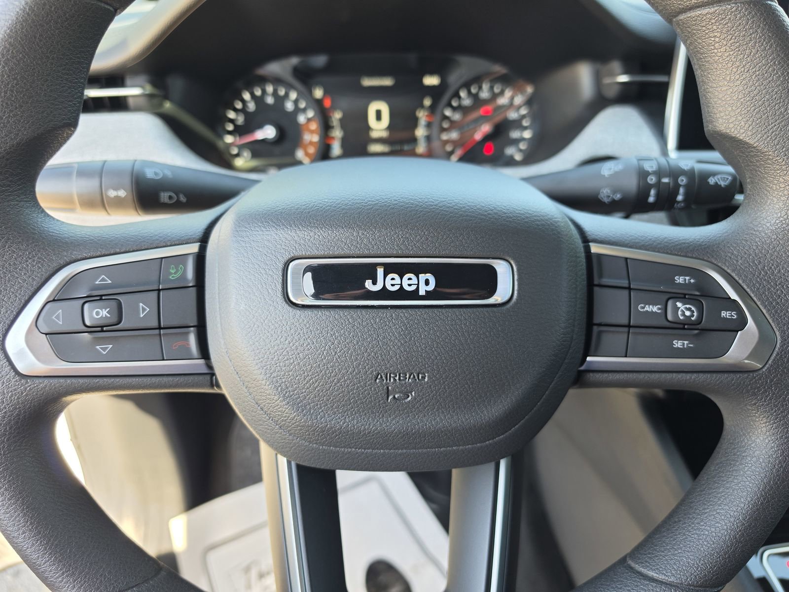 Used 2025 Jeep Compass Sport image 30