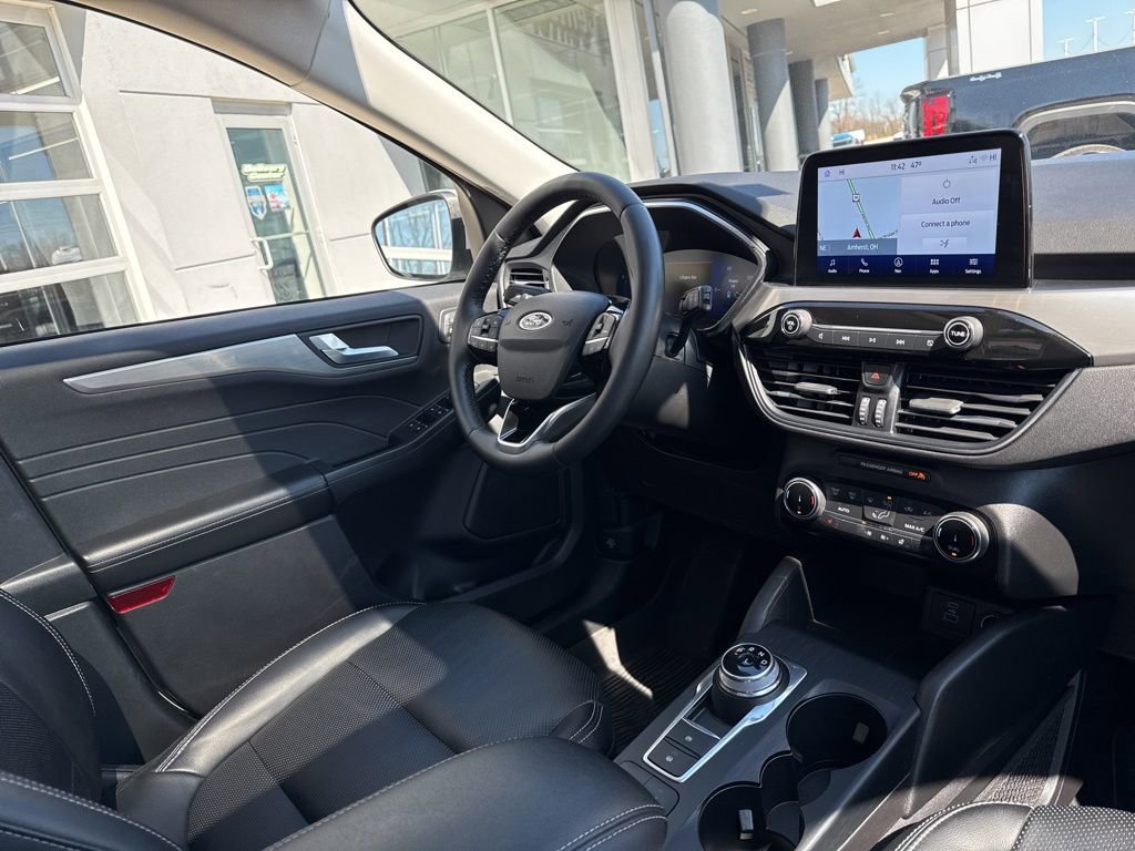 Used 2022 Ford Escape Titanium image 18