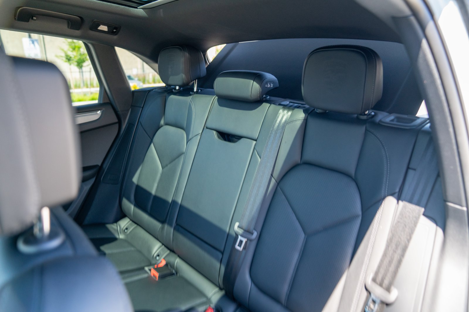 Certified 2026 Porsche Macan AWD/4WD image 24