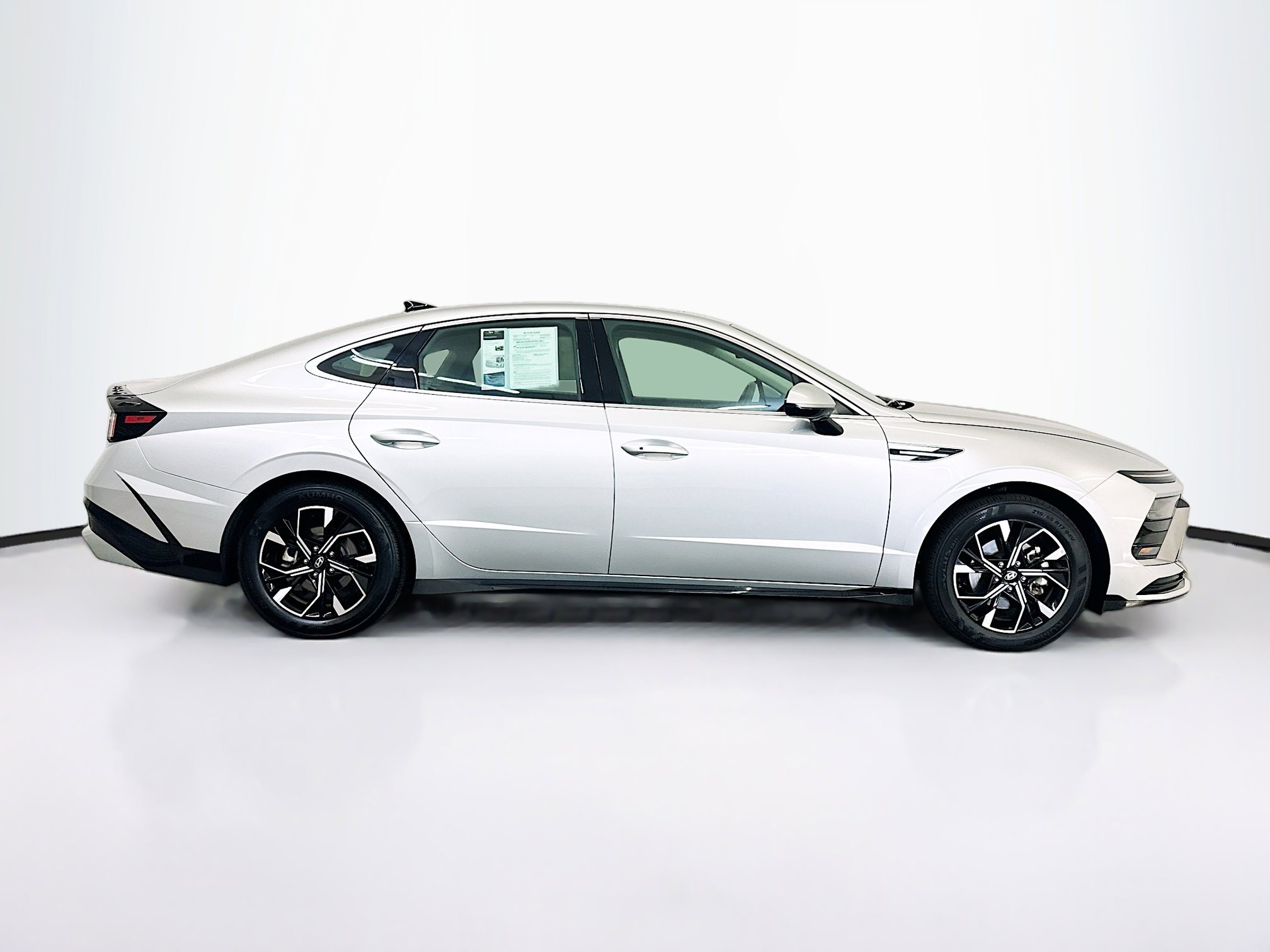 Used 2025 Hyundai Sonata SEL FWD image 10